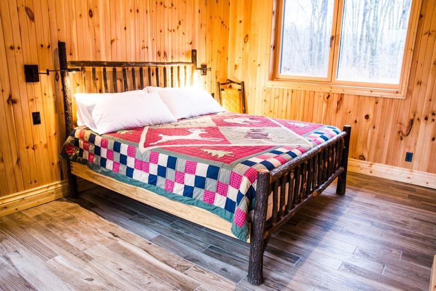 Kenauk Nature Hotell Montebello Exteriör bild